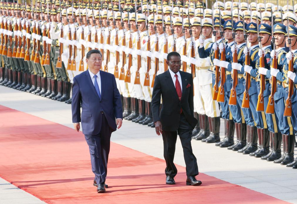 Chinese, Equatorial Guinean presidents hold talks, elevate ties