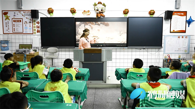 锦溪小学组织学生观看电影《长安三万里》