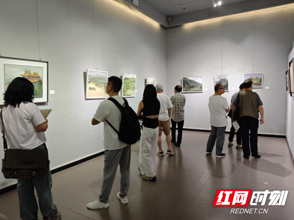 湖南图书馆展出61件风景油画