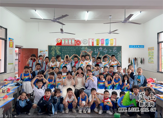 f8e7942cb41191f5bae01a8f7be83c7c.jpg