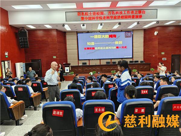 76bdede39b3b87910638a0e1015e093.jpg