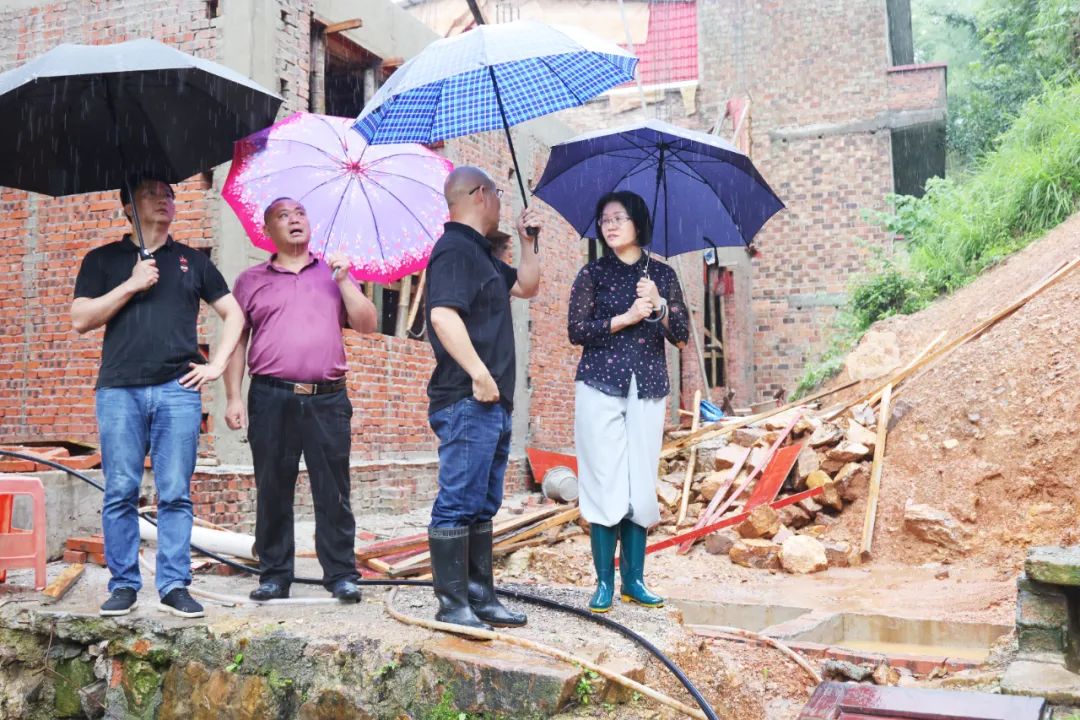 黄海蓉实地督导乡镇灾后重建和地质灾害隐患排查处置工作