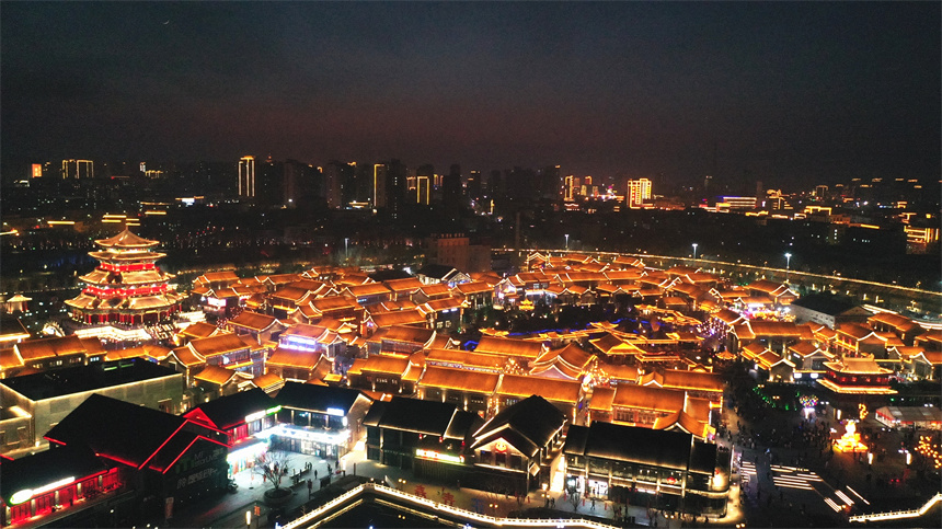 南川老街夜景。宗增顺摄