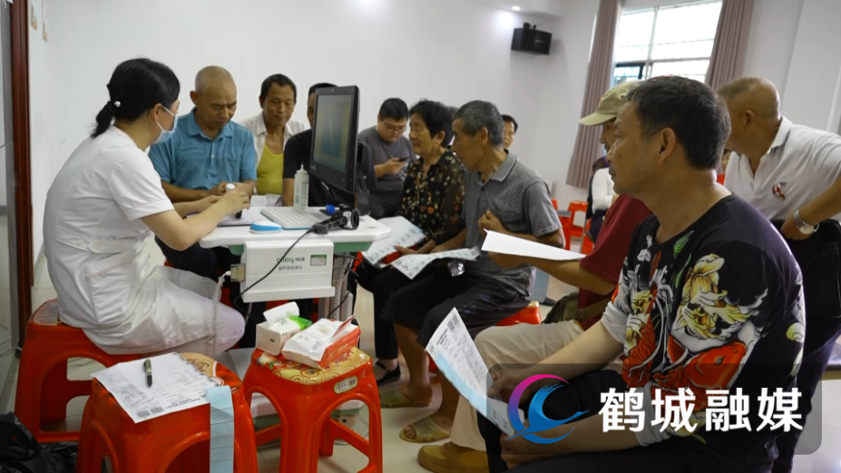 美年为基层老党员进行公益体检.mp4_20240709_163728.486.png