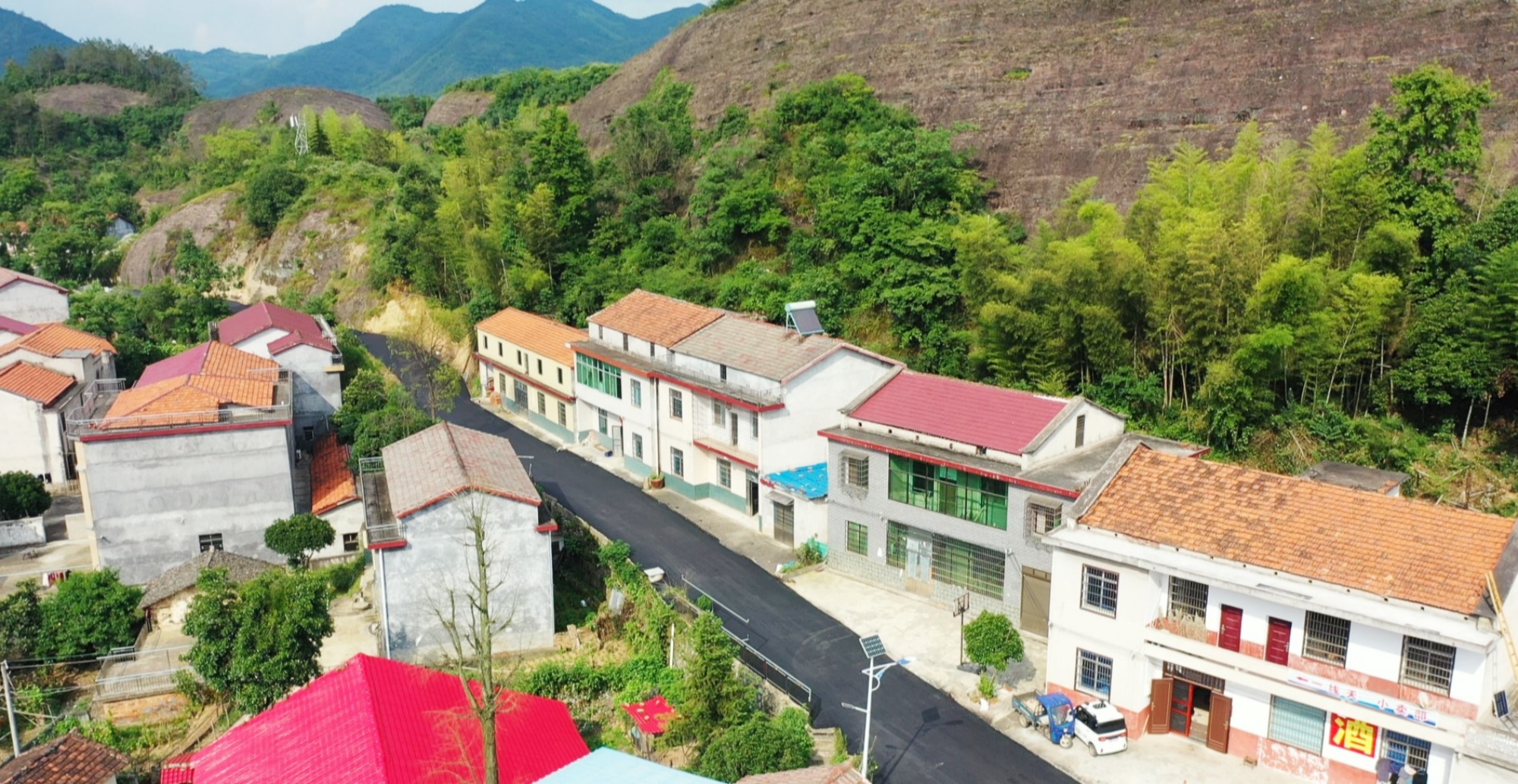 忠防修路_副本.jpg