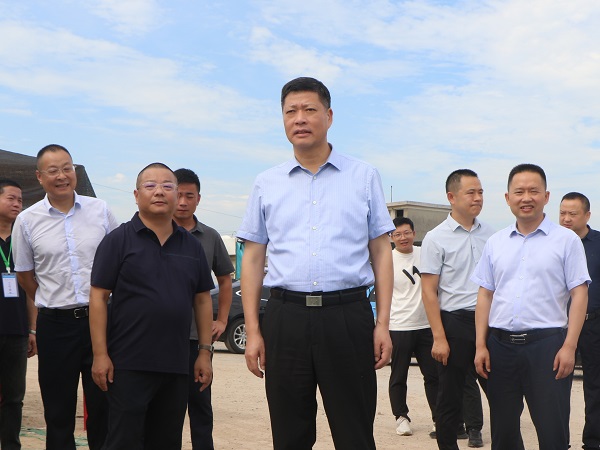 打好防汛“主动仗” 王先波督导检查防汛工作