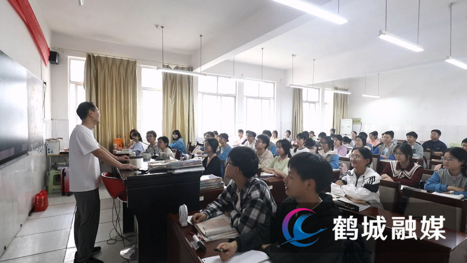 怀化：家庭经济困难大学新生可申请入学资助.mp4_20240717_162600.679.jpg
