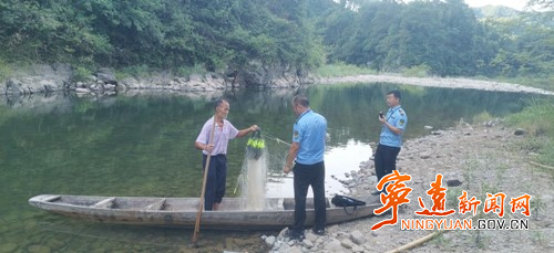 宁远：严厉打击非法捕捞  守护好一江碧水_副本500.jpg