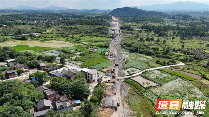 战高温 保进度 零道高速（道县段）建设稳步推进1_副本.jpg