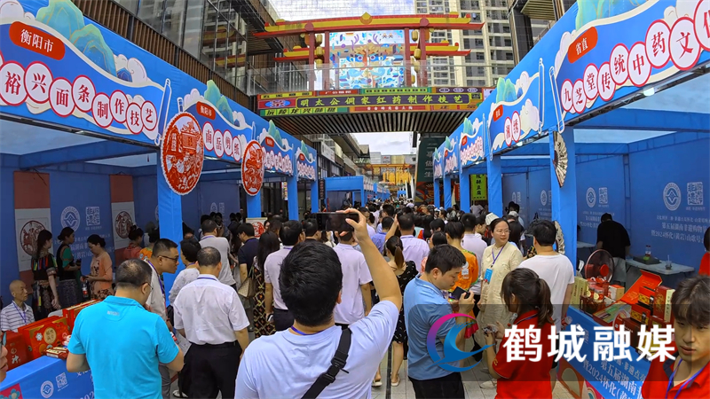 听歌赏秀购好物 非遗购物节引燃夏日文旅热.mp4_20240722_164541.091.jpg