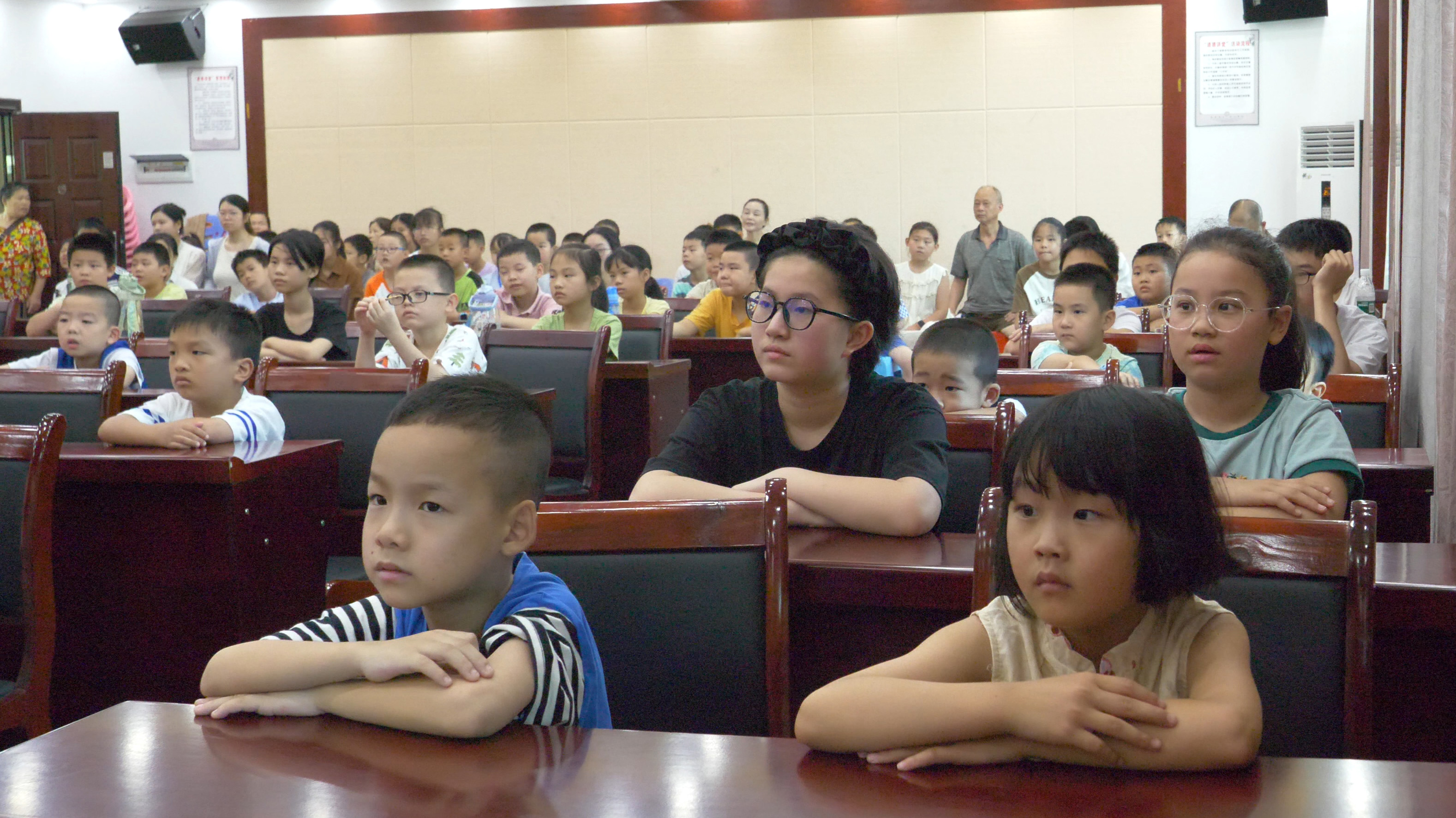 P2111743.00_00_38_22.Still004.jpg P2111743.00_00_38_22.Still004.jpg