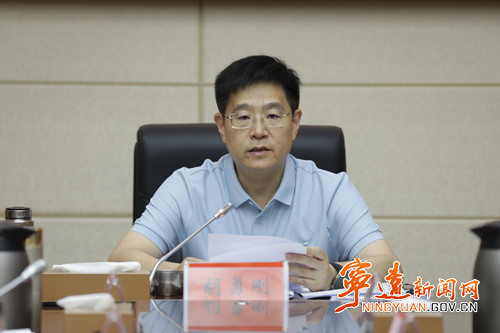 宁远县委理论学习中心组举行2024年第九次集体学习暨党纪学习教育第四次专题学习2_副本500.jpg