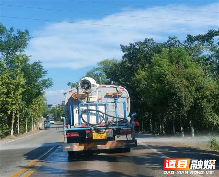 道县：高温下的公路人3_副本.png