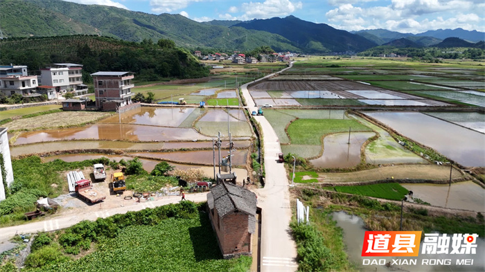道县：迎峰度夏战高温 全力以赴保供电3_副本.jpg