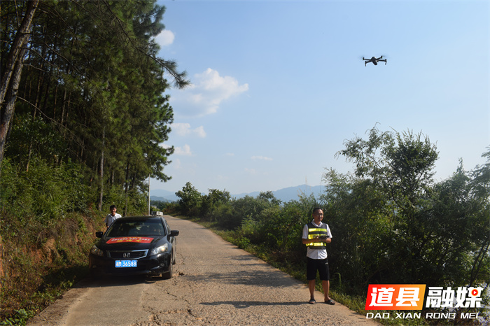 道县四马桥镇:未雨绸缪战高温,“陆空”巡逻防林火2_副本.jpg 道县四马桥镇:未雨绸缪战高温,“陆空”巡逻防林火2_副本.jpg