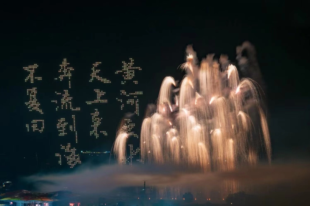 浏阳烟花亮相巴黎奥运会开幕式，“中国烟花之乡”如何玩转生意与新意？