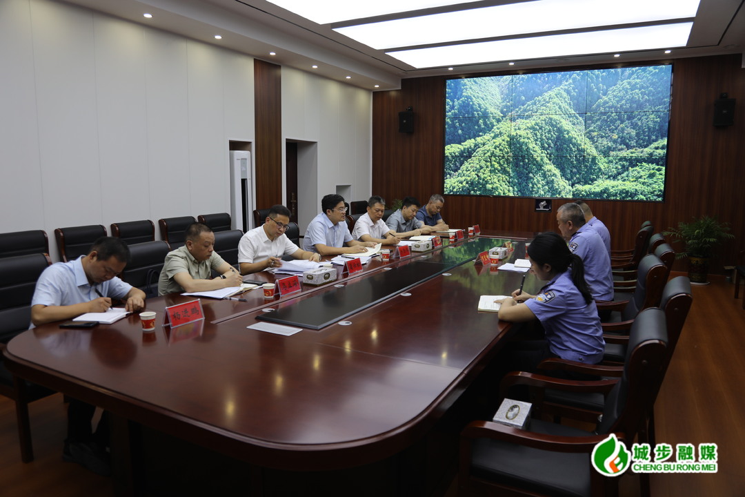 余勋伟带队到各机关单位和土桥农场管理区调研未巡先改、为基层减负、班子运行情况等工作(图1)