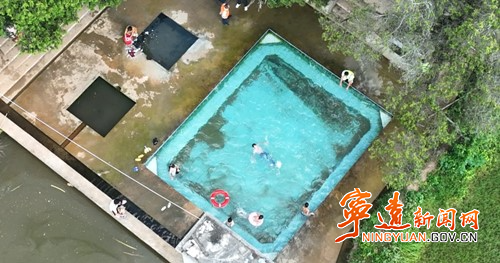 宁远：乡村自建游泳池  筑牢防溺水安全堤_副本500.jpg