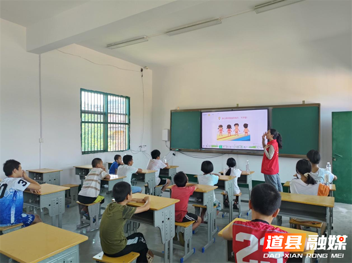 道县：利剑护蕾 安全“未”士_副本.png