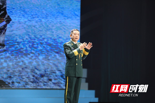 8医疗专家讲述所见所闻——冯丽摄影.jpg