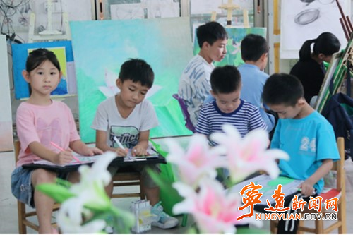 宁远：缤纷假期　快乐“童”行（组图）_副本500.jpg