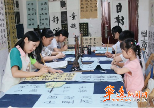宁远：缤纷假期　快乐“童”行（组图）2_副本500.jpg