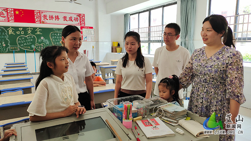 我县破解员工子女入学难题 助力园区企业发展壮大2.jpg