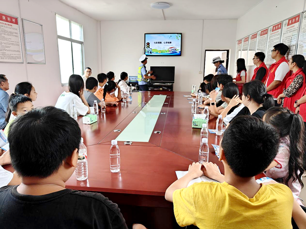 双牌县泷泊镇：“筑牢安全防线，守护美好未来”（图）_副本.png