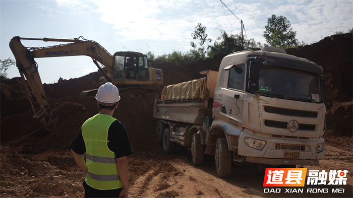 道县：加快推进公路建设 提升道交安全水平2_副本.jpg