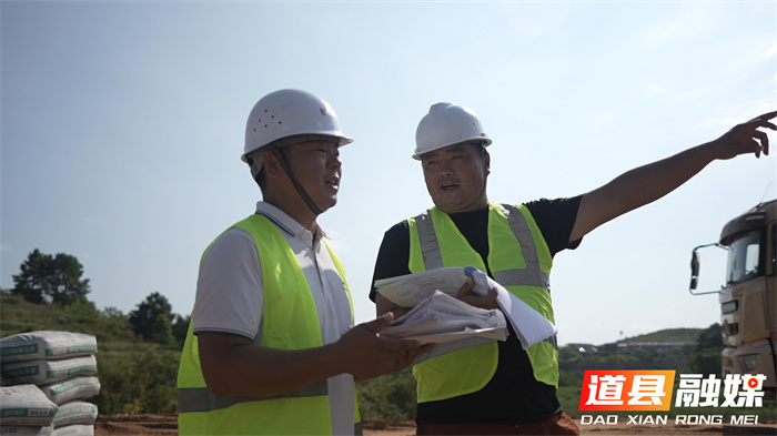 道县：加快推进公路建设 提升道交安全水平4_副本.jpg