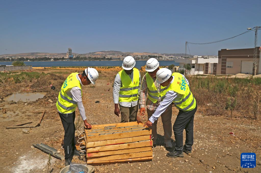 中非合作论坛|通讯:中国企业在非洲最北端修建“幸福桥”