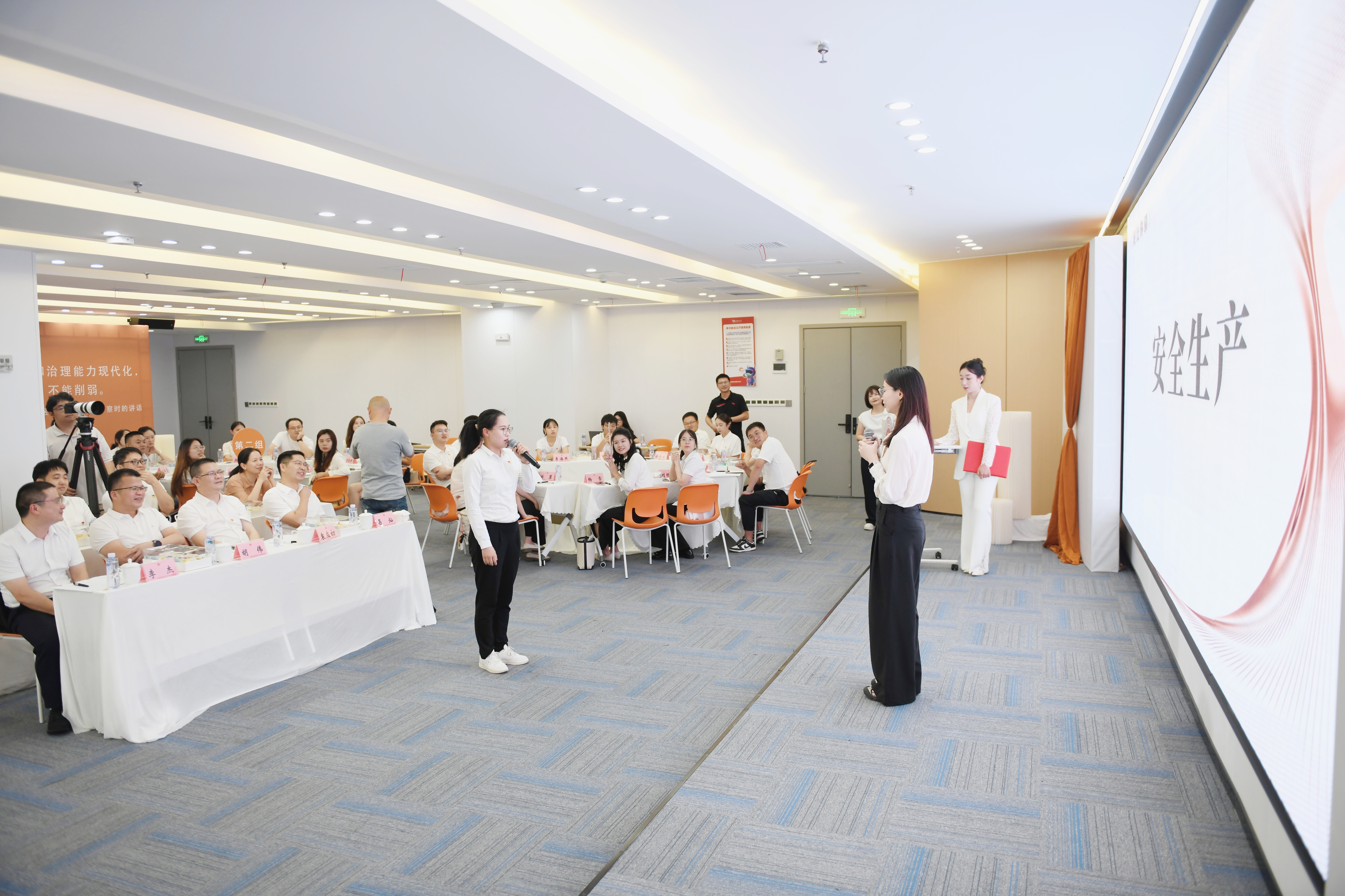 a391b6ee3f9063b08880fc53dccaef2.jpg