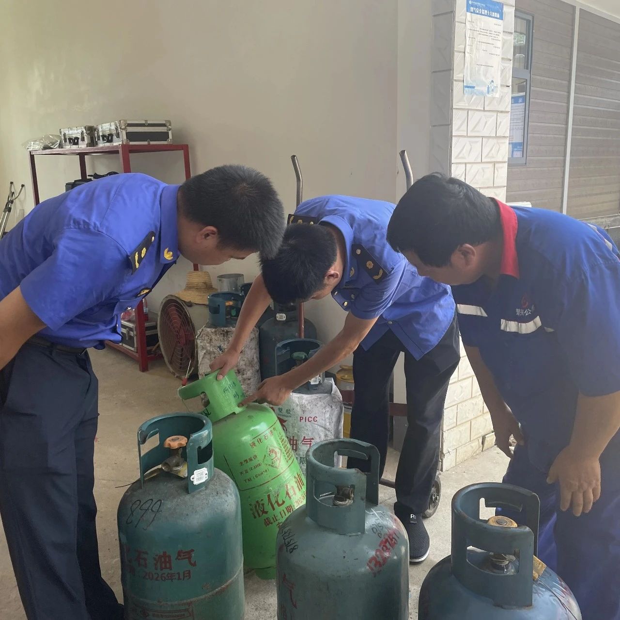 宁乡市城管局规范瓶装液化气配送 确保“瓶”安到家