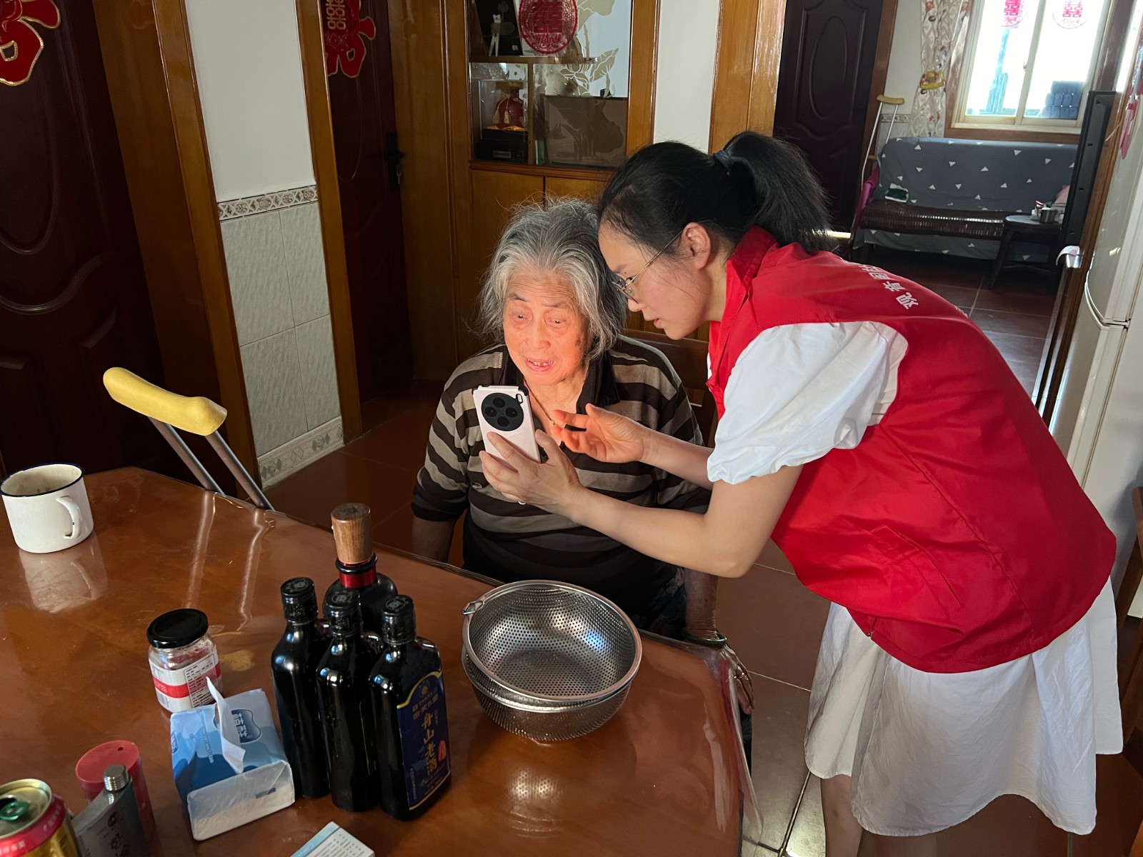 智慧助老(1).jpg