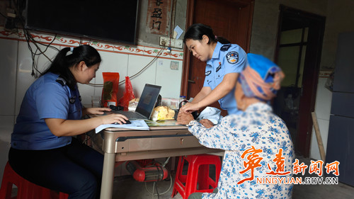 宁远：流动“户籍窗口” 开到群众身边_副本500.jpg
