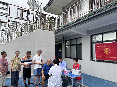 2024年9月10日，桂花园社区新时代文明实践站开展“关爱计生特殊家庭 暖心行动传递温情”健康义诊暖心行动.jpg