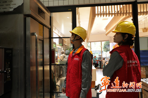 宁远：上门“体检”保障佳节月饼“味更香”_副本500.jpg