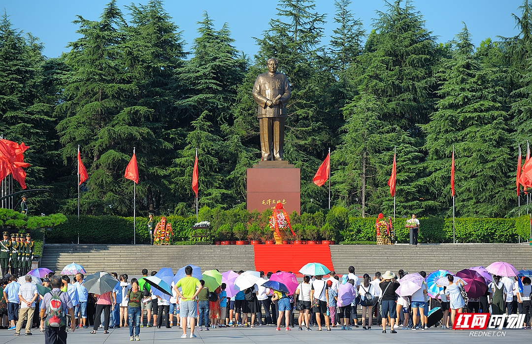 毛泽东广场（喻名才）_副本.jpg