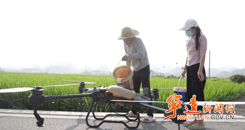 宁远:“一喷多促”护航秋粮稳产增收2_副本500.jpg 宁远:“一喷多促”护航秋粮稳产增收2_副本500.jpg