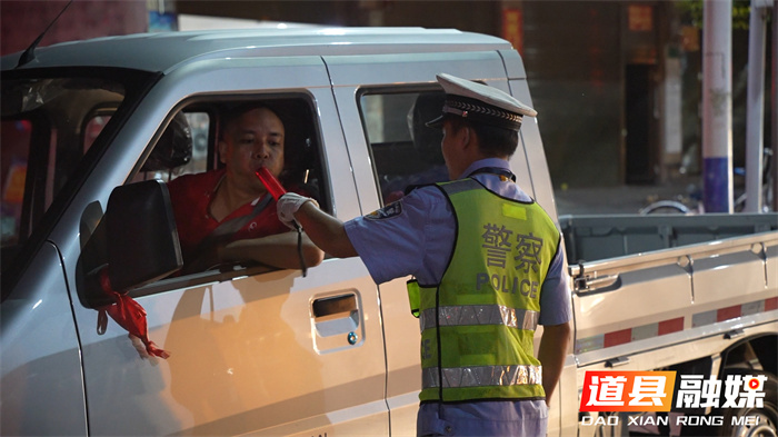 道县:常态化整治酒驾醉驾 守护交通安全3_副本.jpg 道县:常态化整治酒驾醉驾 守护交通安全3_副本.jpg