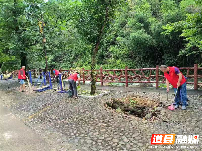 道县东门街道：群防群控登革热 筑牢健康“防护墙”2_副本.png