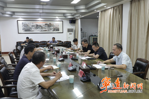 毛政调研涔天河支渠管理工作2_副本500.jpg