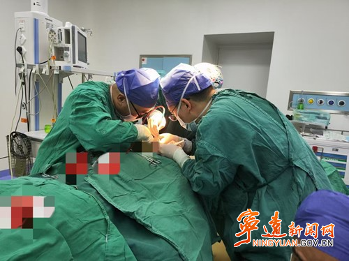 宁远县人民医院成功救治一名被切割机划伤颈部患者_副本500.jpg