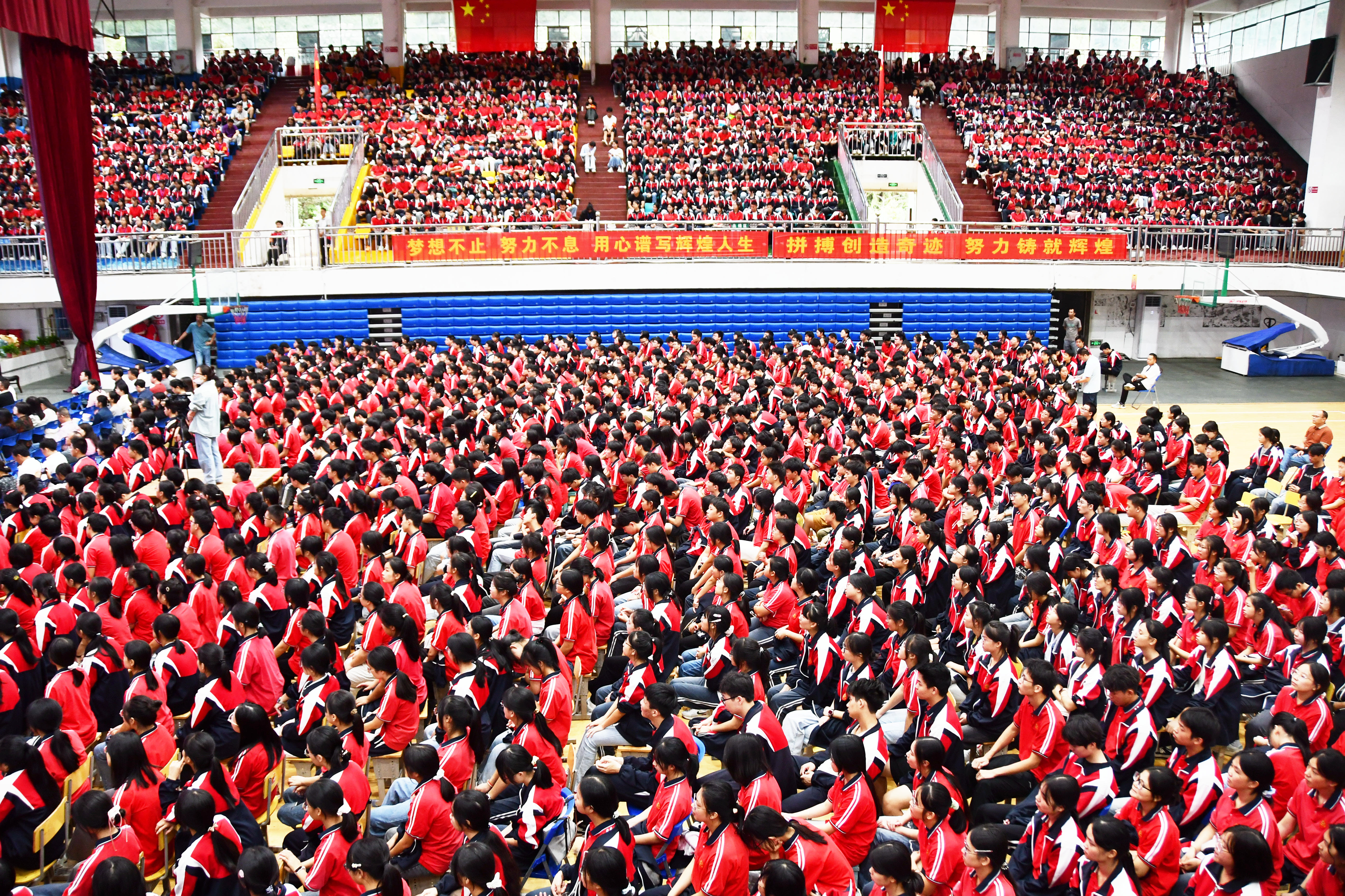 江永县一中励志报告会现场 (2).jpg