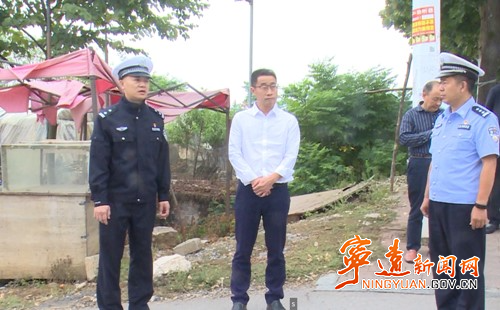 宁远：杨友忠调研道路交通安全工作_副本500.jpg