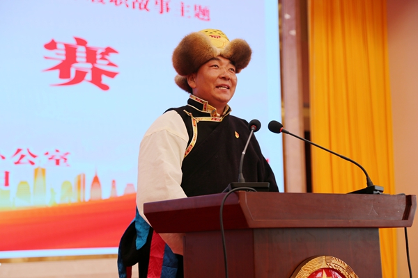 图为正在演讲的选手 (2)_副本.jpg