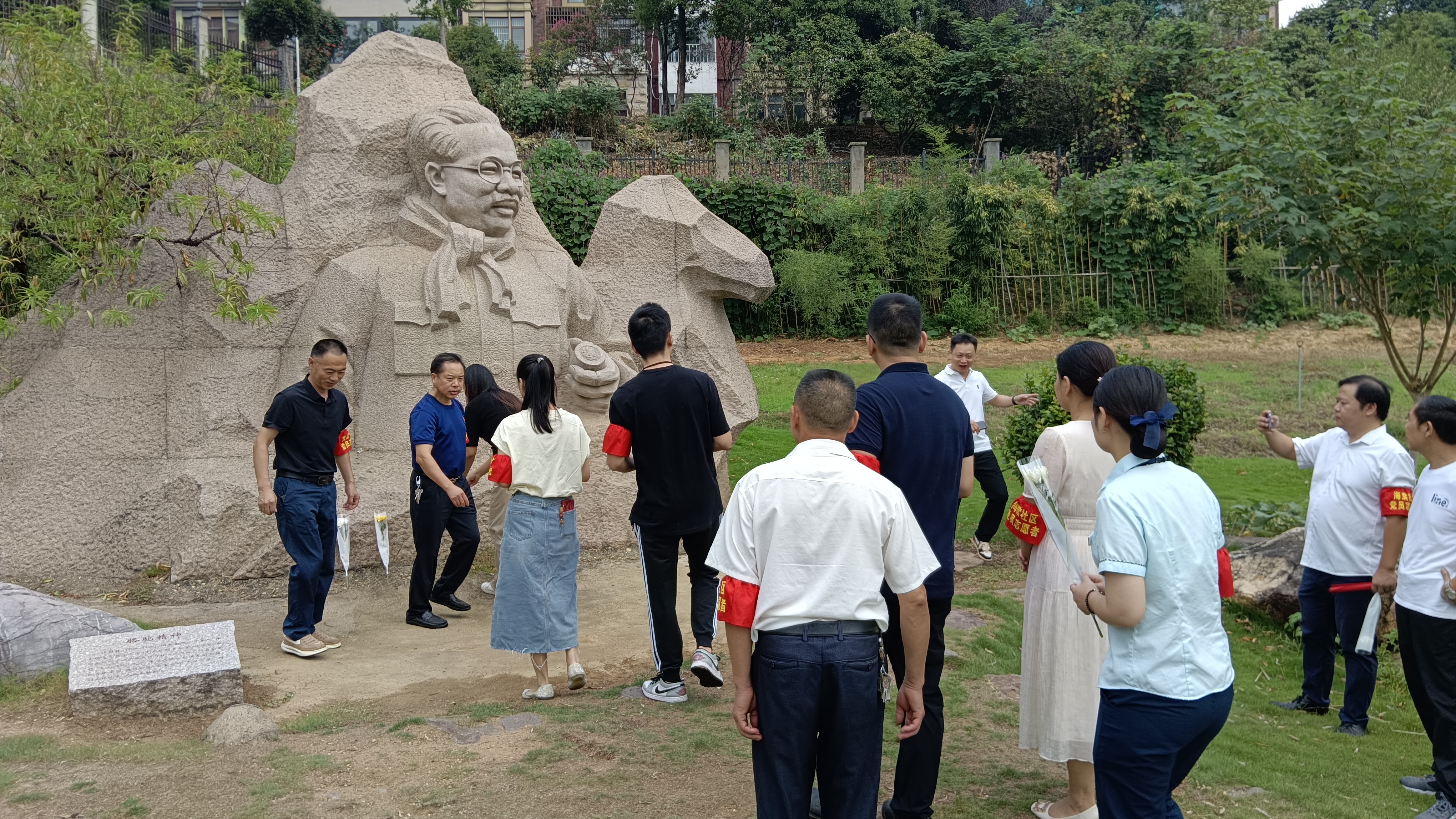 2024 年 9 月 26 日,海棠社区新时代文明实践站在王家河公园开展“9·30烈士纪念日--移风易俗树新风,缅怀烈士谱新章”活动 (8).jpg 2024 年 9 月 26 日,海棠社区新时代文明实践站在王家河公园开展“9·30烈士纪念日--移风易俗树新风,缅怀烈士谱新章”活动 (8).jpg
