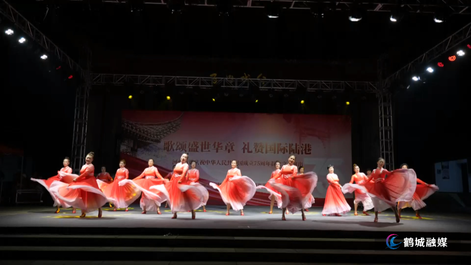 河西街道举办庆祝中国成立75周年演出.mp4_20240930_171704.907.jpg