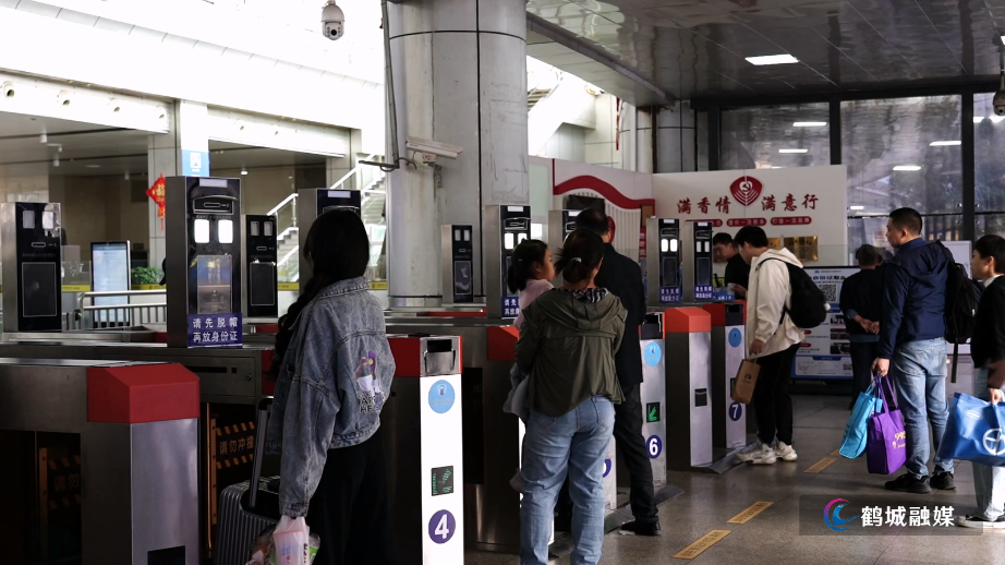 毛克文 火车.mp4_20241008_163855.538.jpg