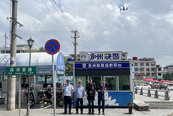 空中快警與地面警力聯(lián)勤值守,。_副本.jpg